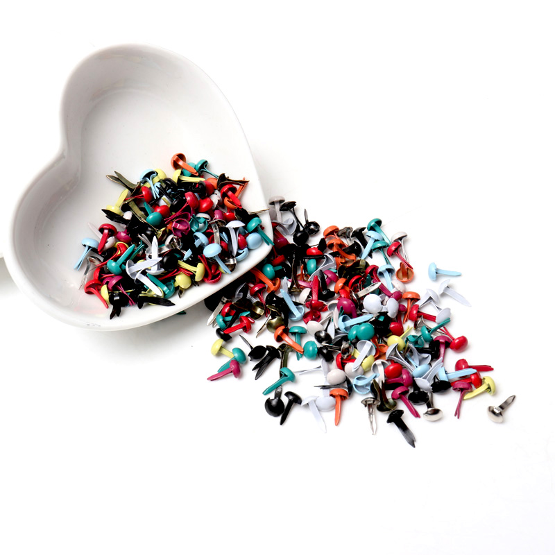 100 قطعة من المسامير المعدنية  - مراجعة Embellishments For Scrapbooking وسعره